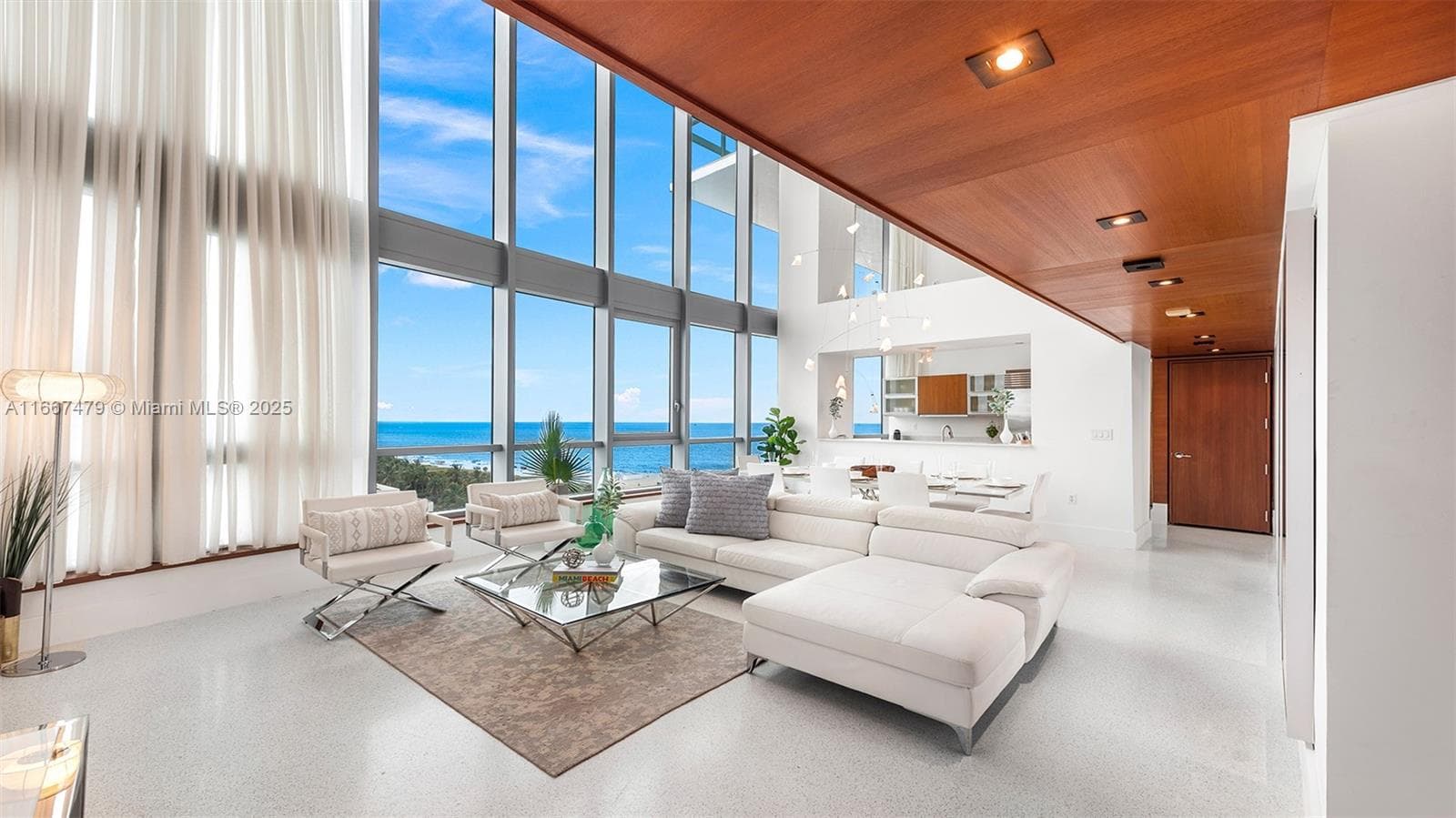A11667479 — Miami Beach — 2