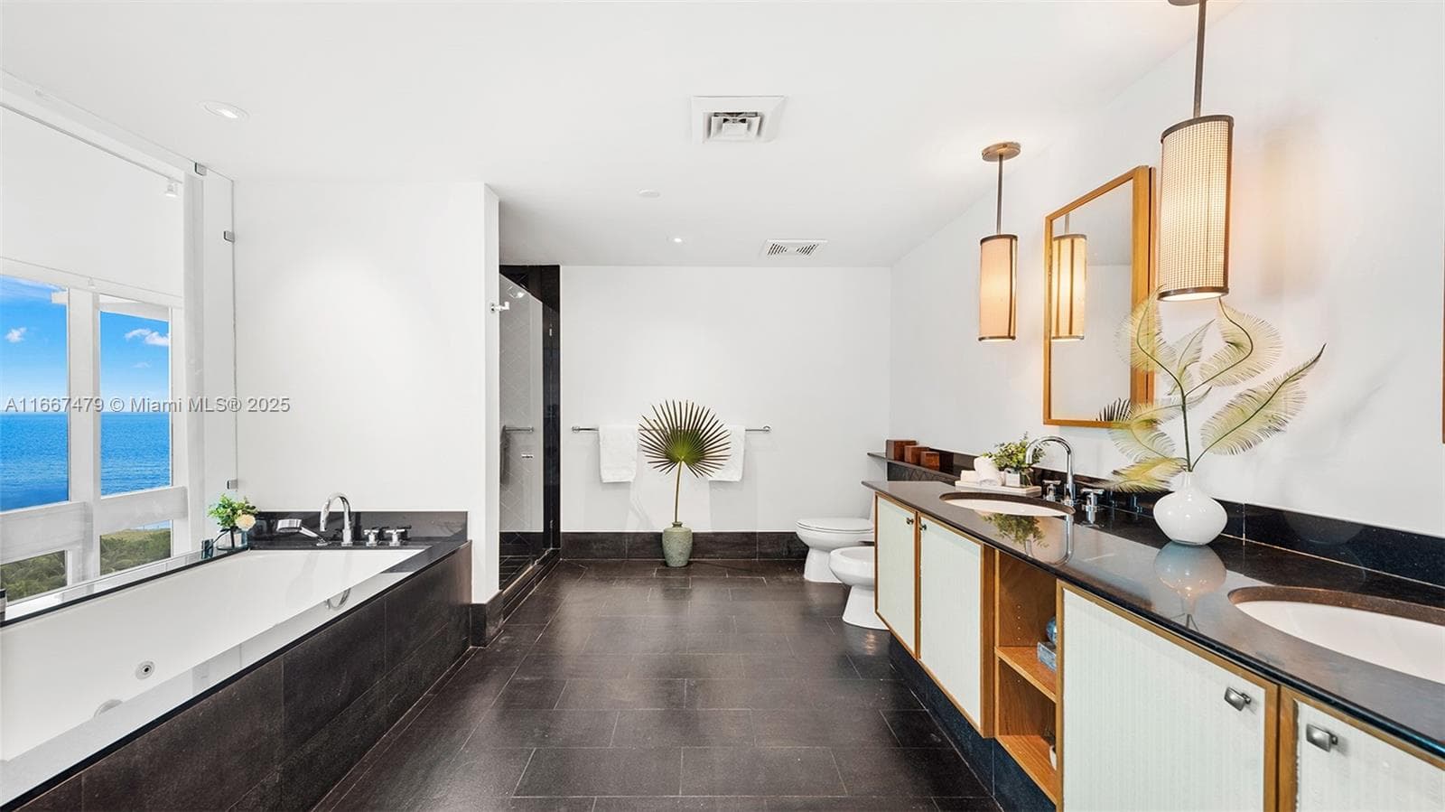 A11667479 — Miami Beach — 47