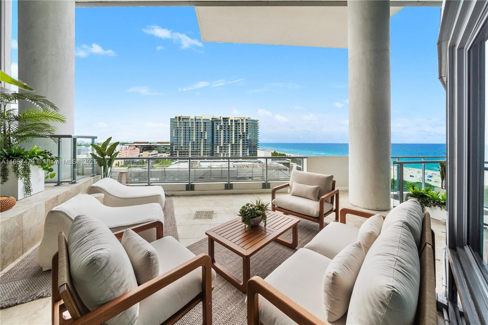 A11667479 — Miami Beach — 26