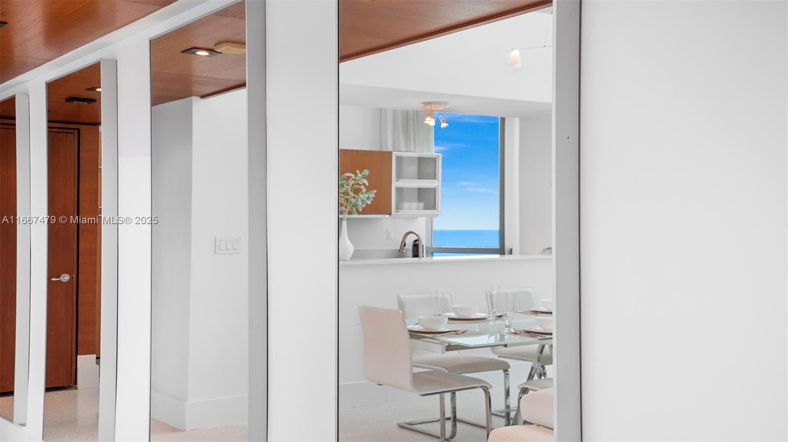 A11667479 — Miami Beach — 7