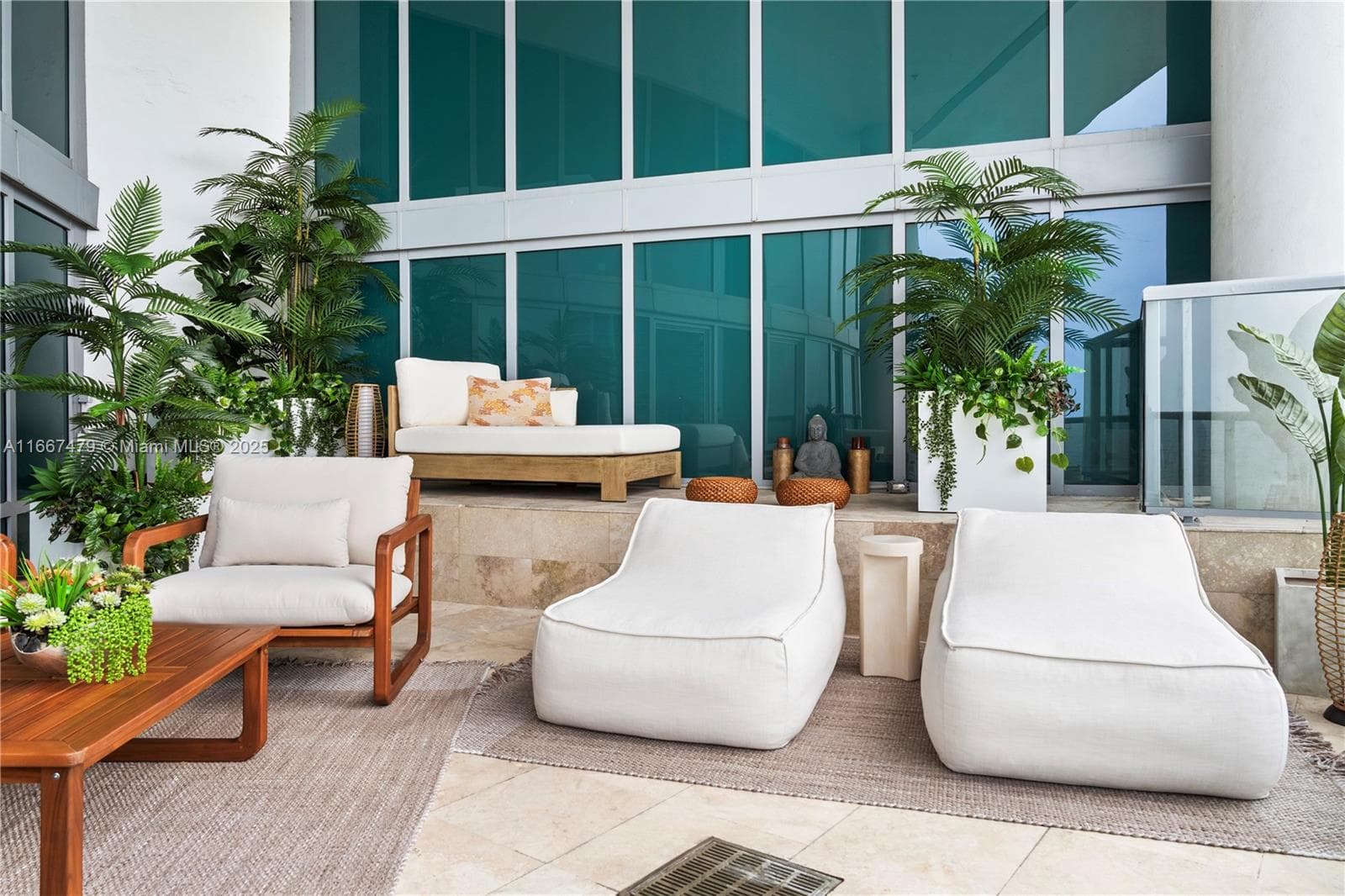 A11667479 — Miami Beach — 28