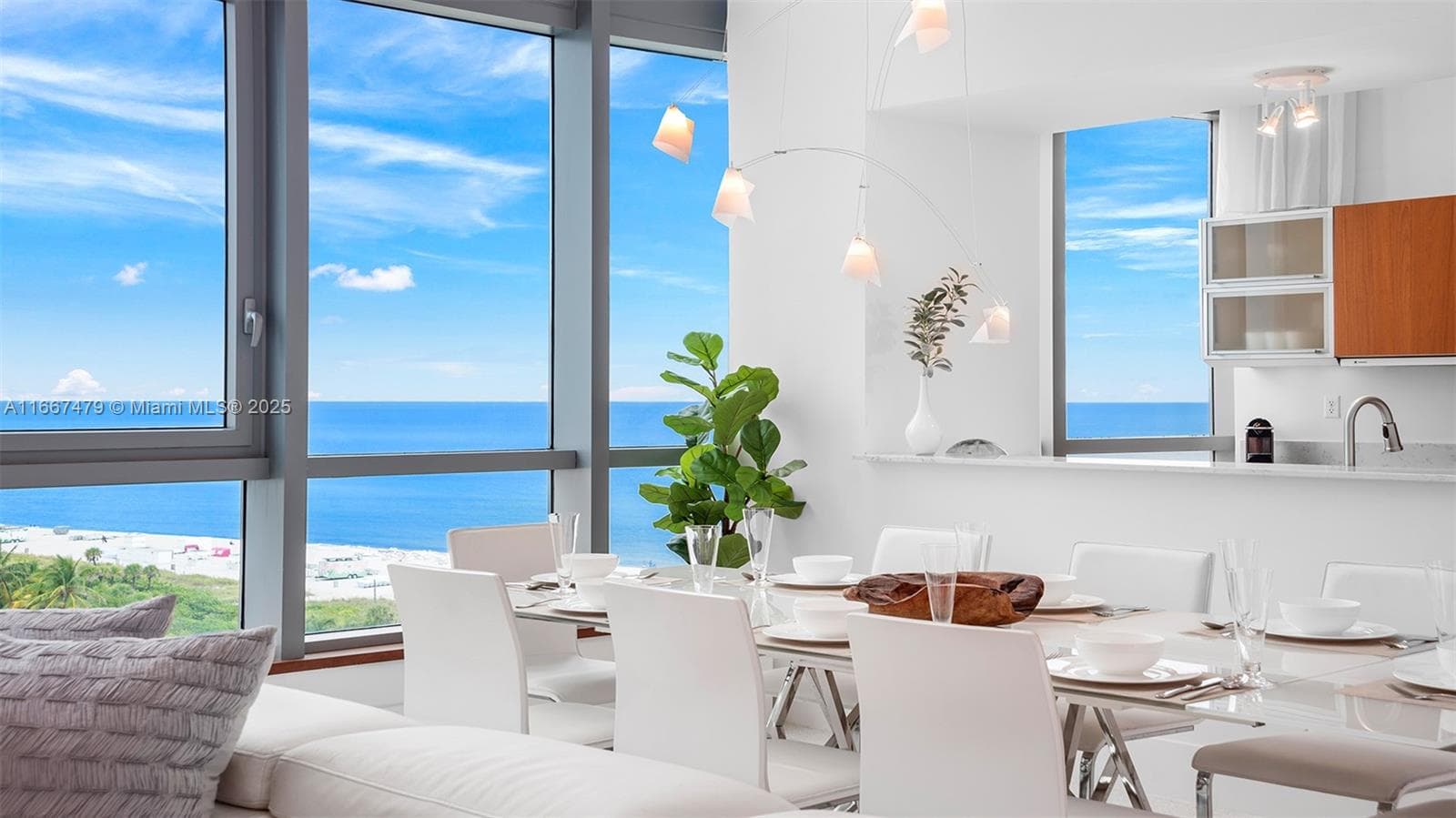 A11667479 — Miami Beach — 14