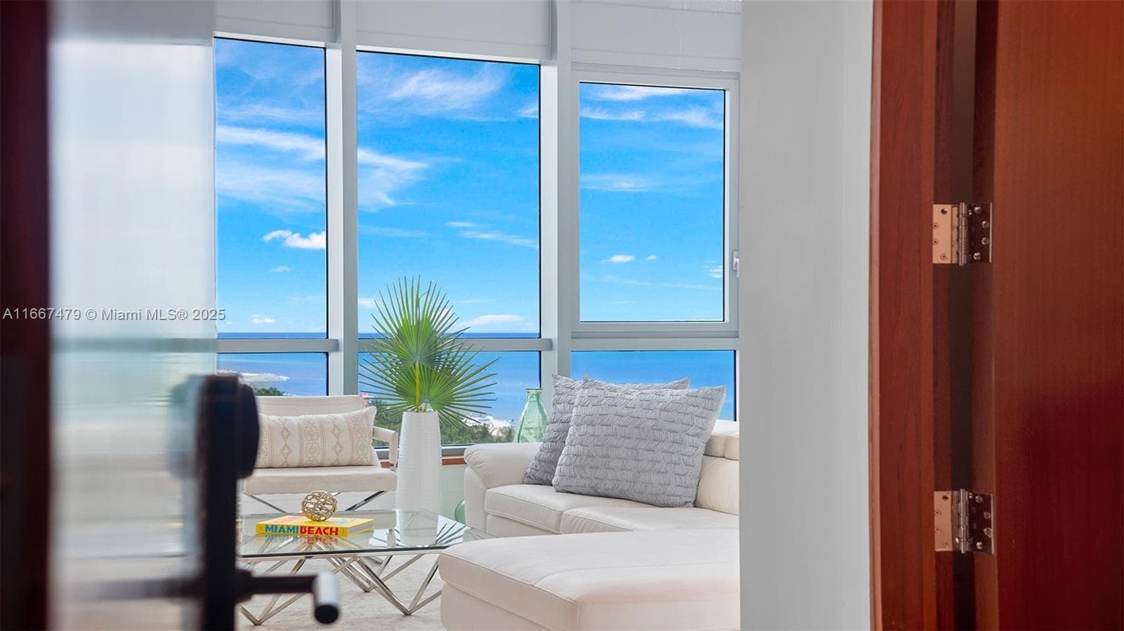 A11667479 — Miami Beach — 50