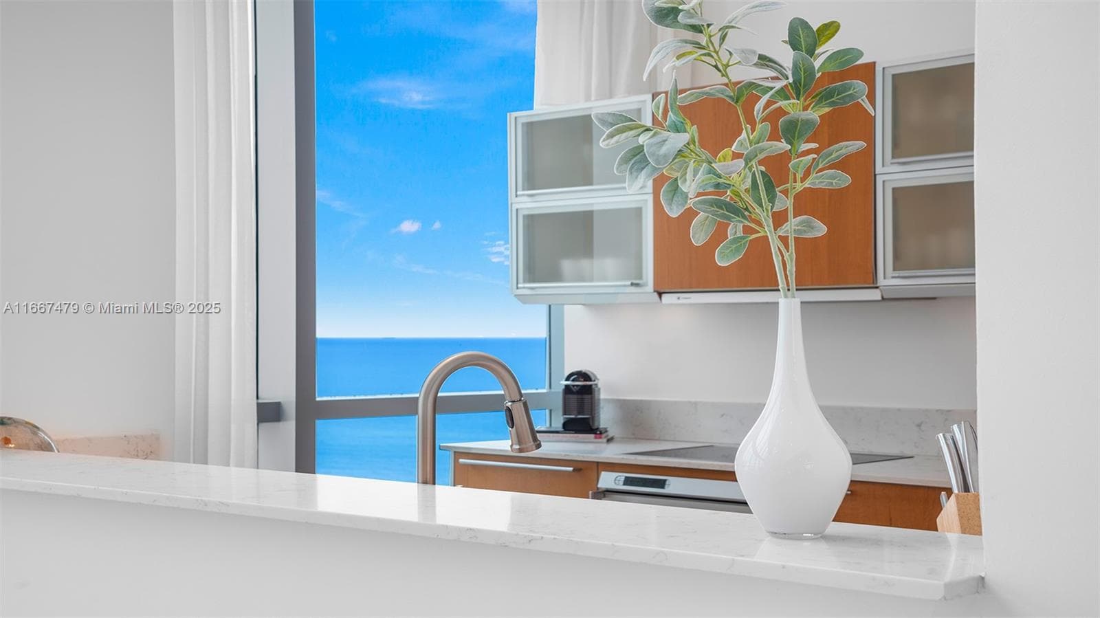 A11667479 — Miami Beach — 15