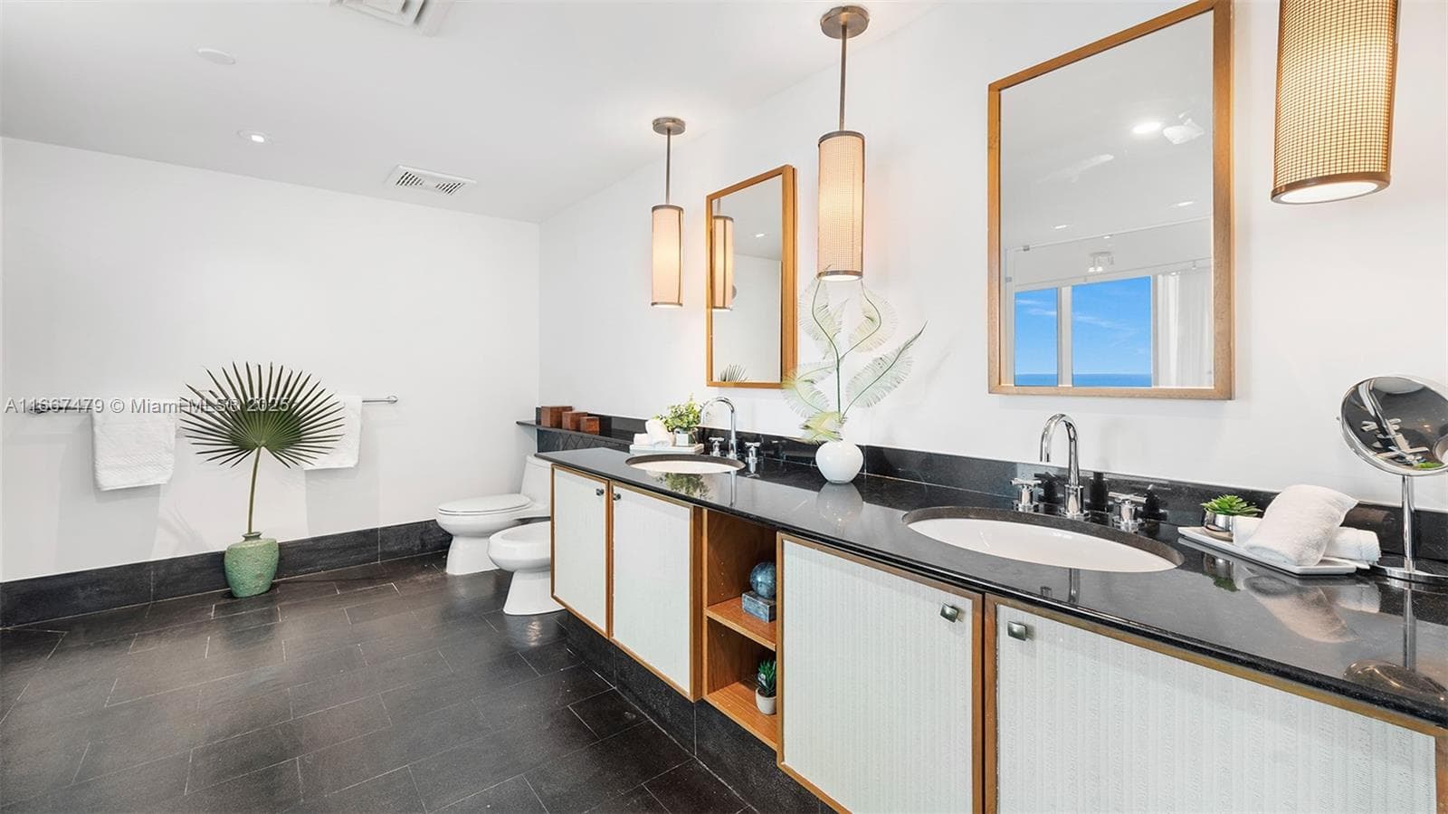 A11667479 — Miami Beach — 44