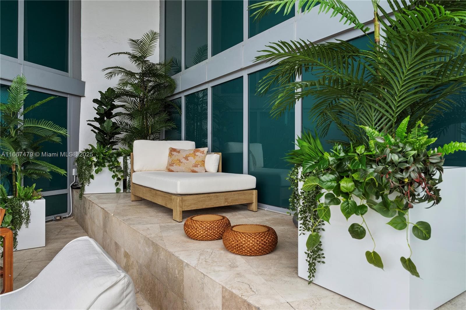 A11667479 — Miami Beach — 29