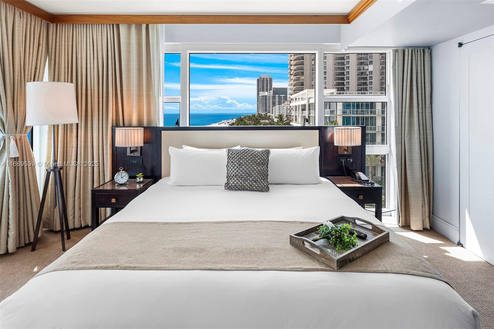 A11669539 — Miami Beach — 13
