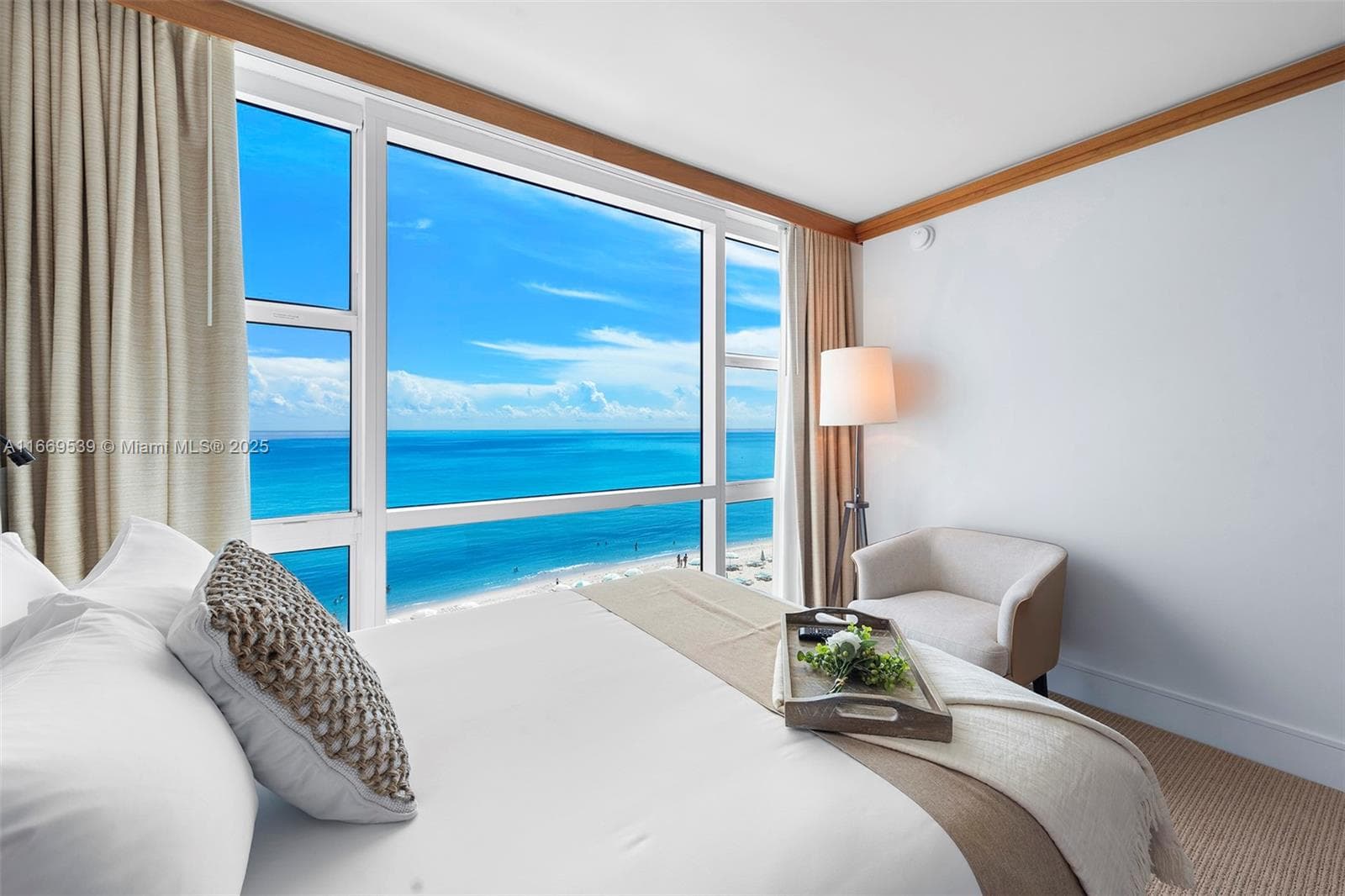 A11669539 — Miami Beach — 26
