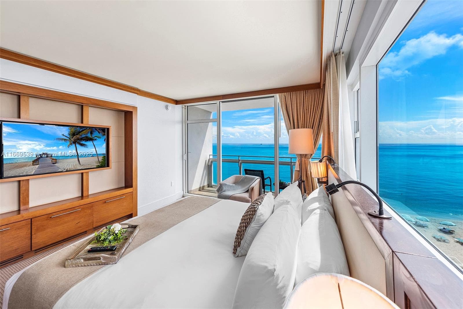 A11669539 — Miami Beach — 14