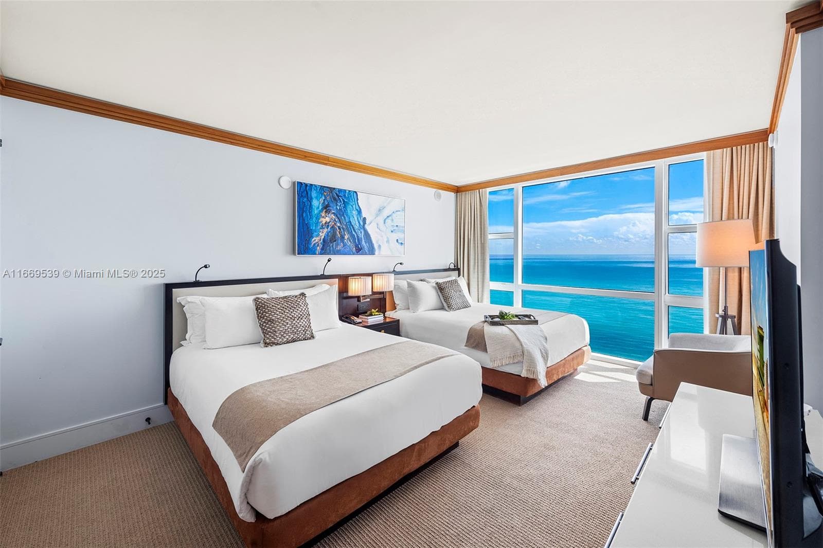 A11669539 — Miami Beach — 4