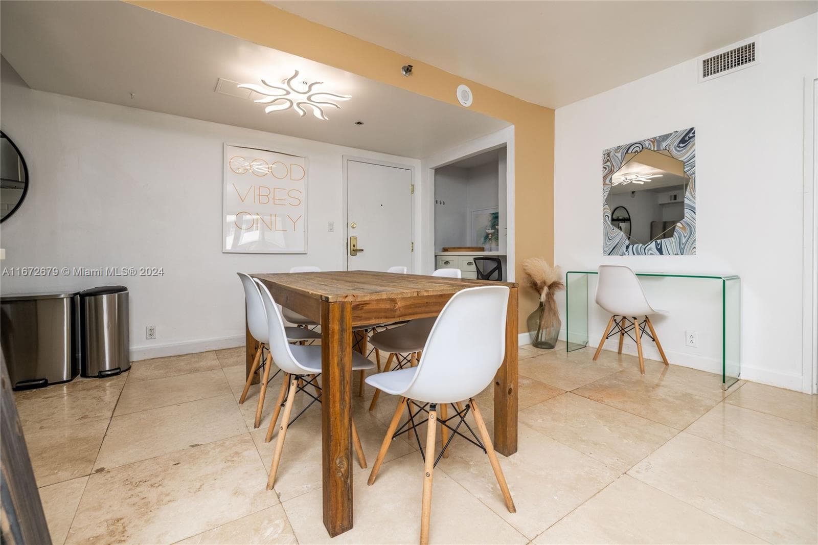 A11672679 — Miami Beach — 2