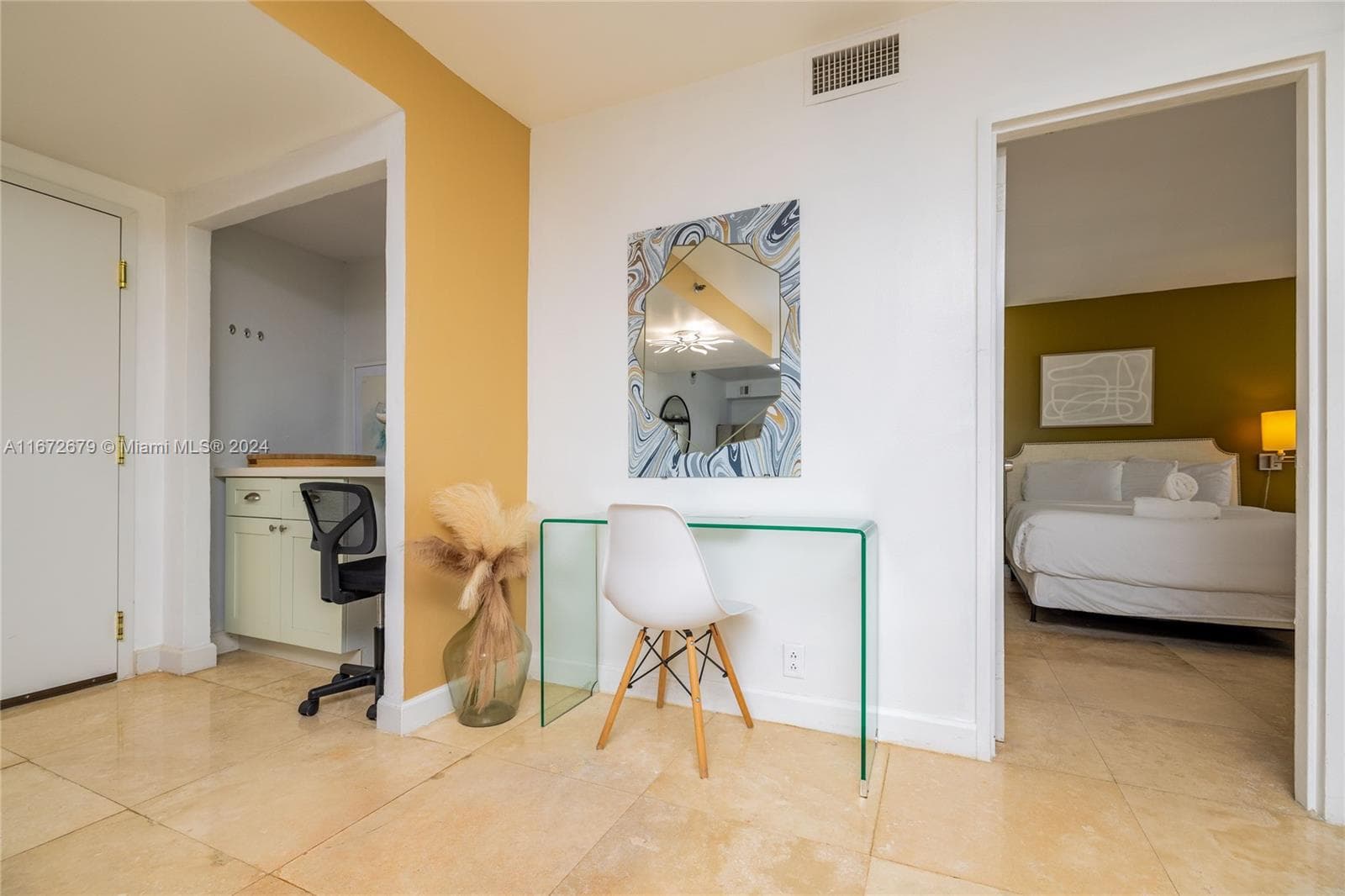 A11672679 — Miami Beach — 3