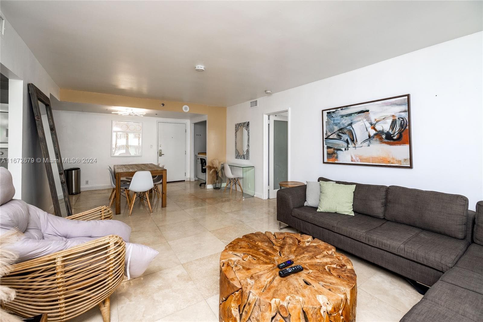 A11672679 — Miami Beach — 24