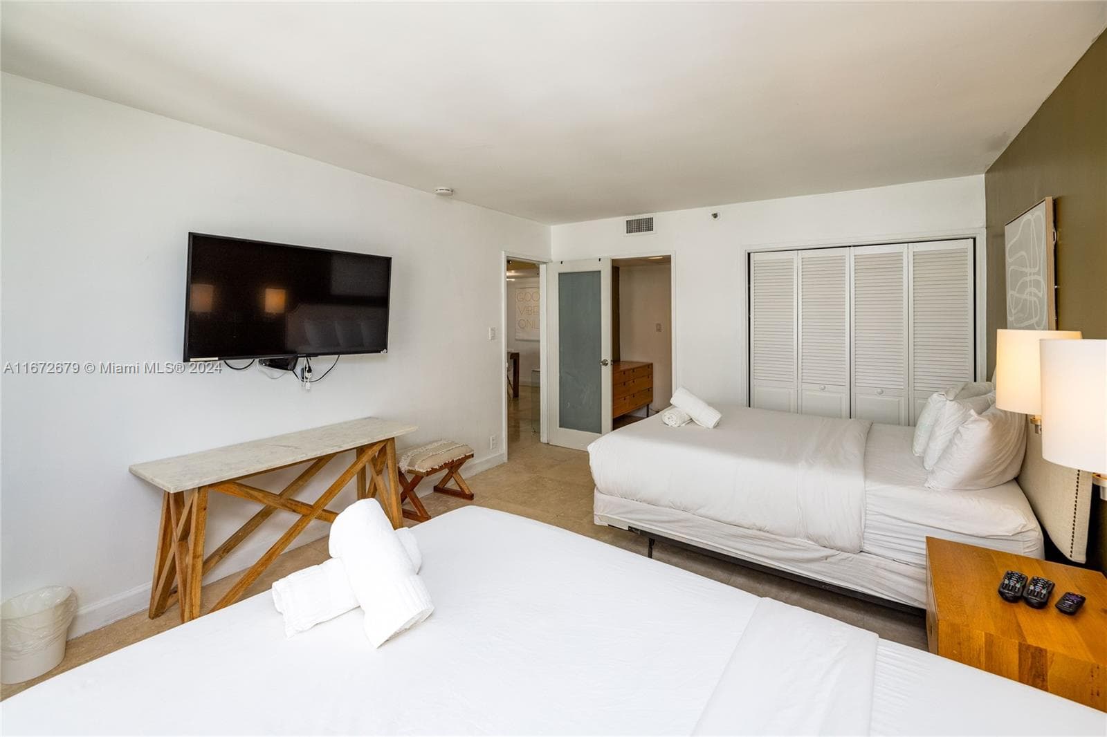 A11672679 — Miami Beach — 10