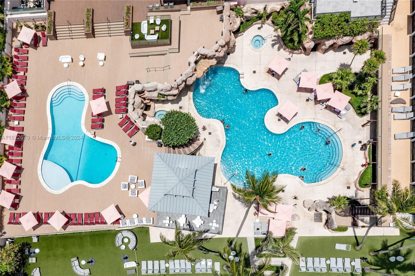A11672679 — Miami Beach — 40