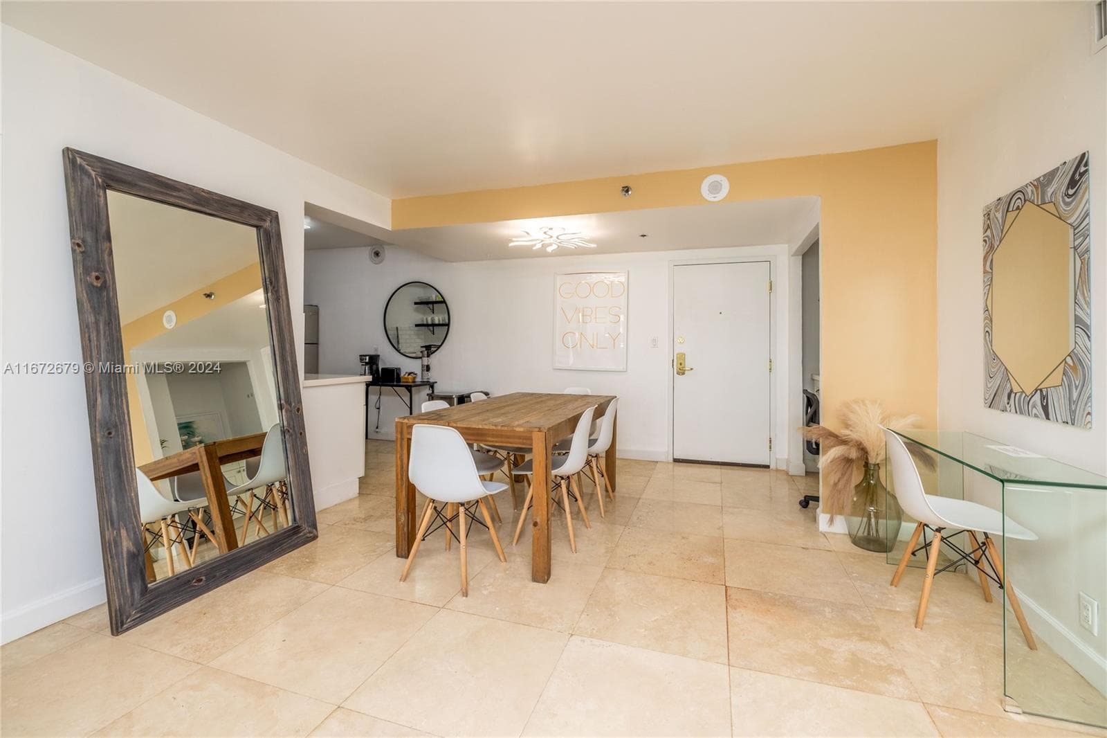 A11672679 — Miami Beach — 25