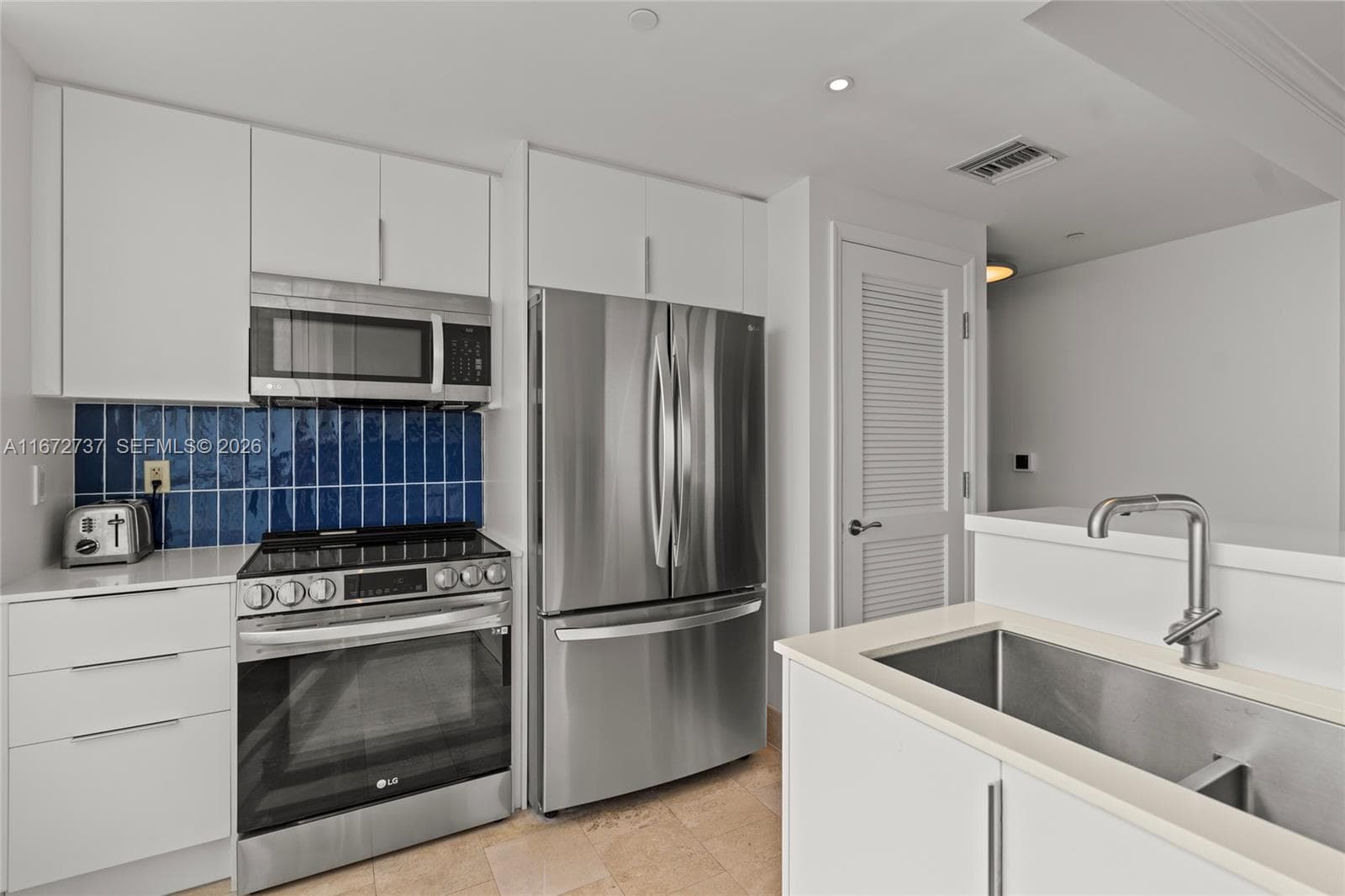 A11672737 — Miami Beach — 19