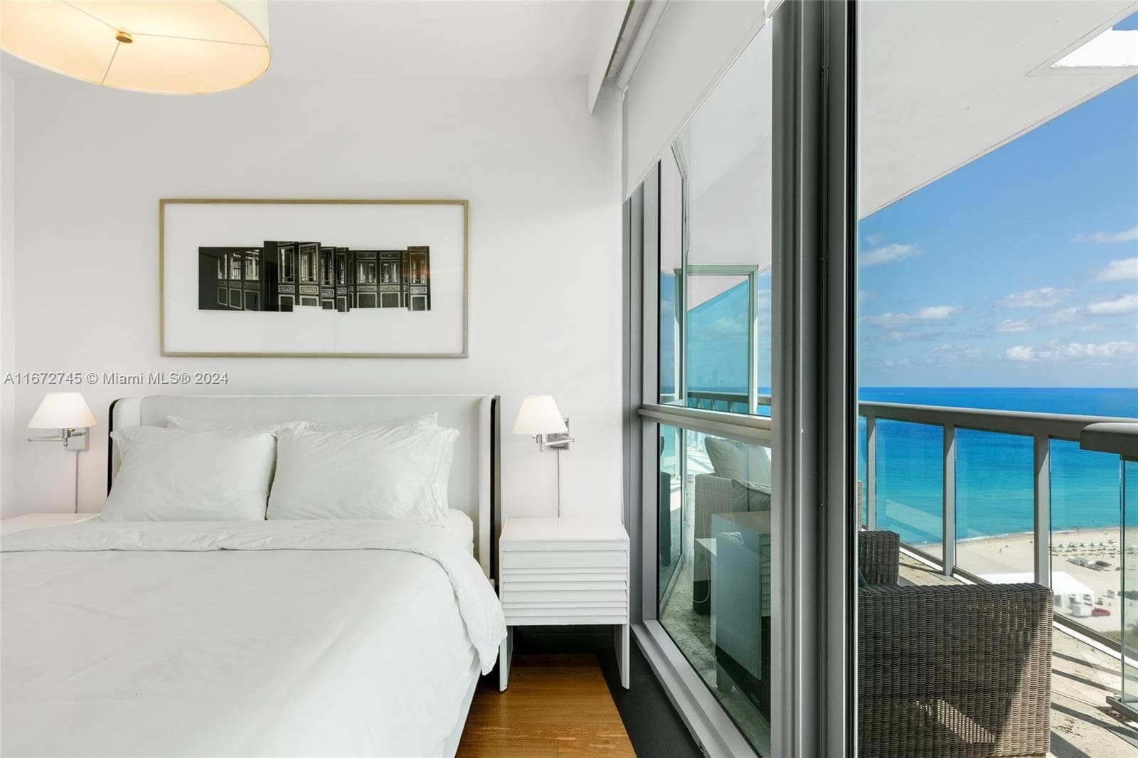 A11672745 — Miami Beach — 16