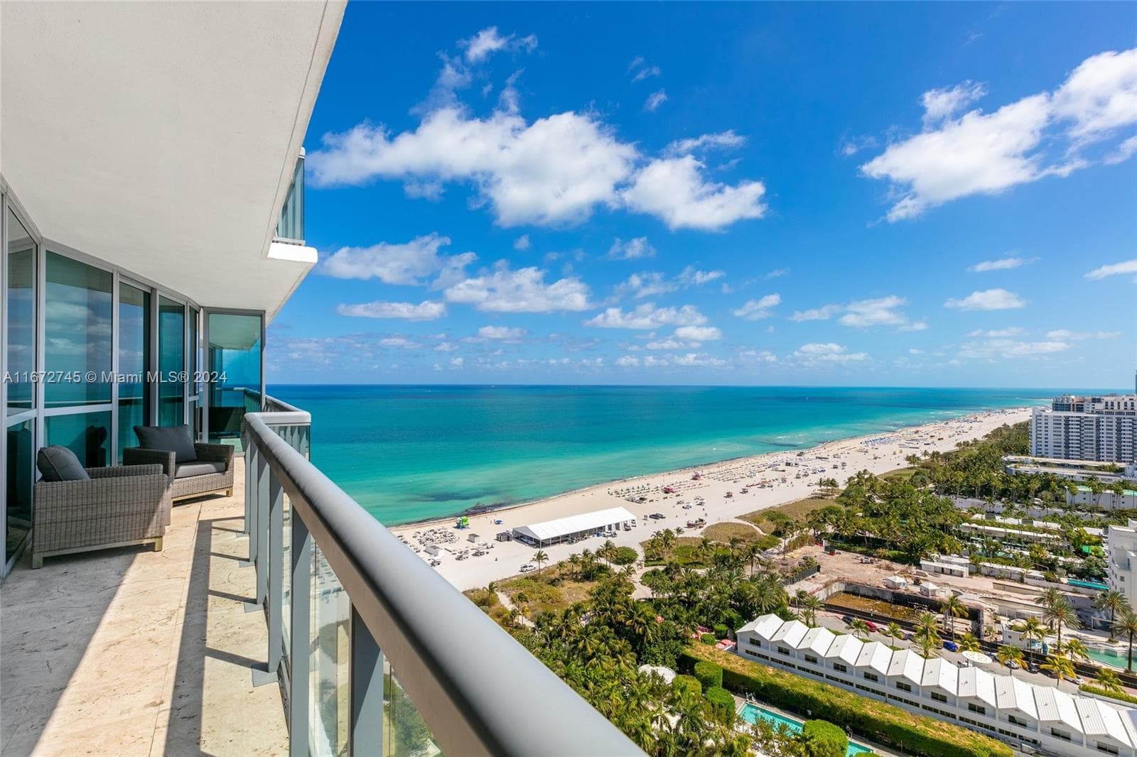 A11672745 — Miami Beach — 12