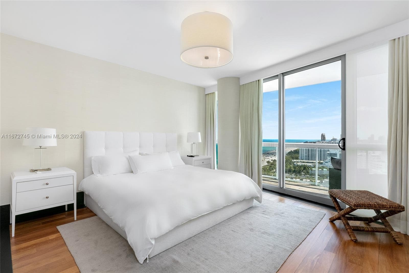 A11672745 — Miami Beach — 10