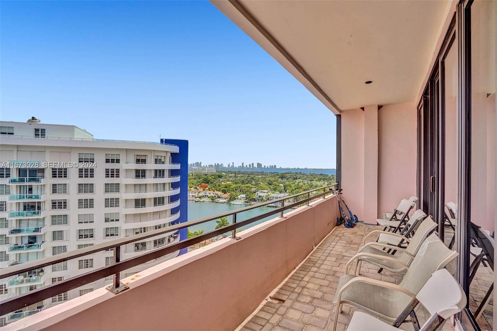 A11673028 — Miami Beach — 32