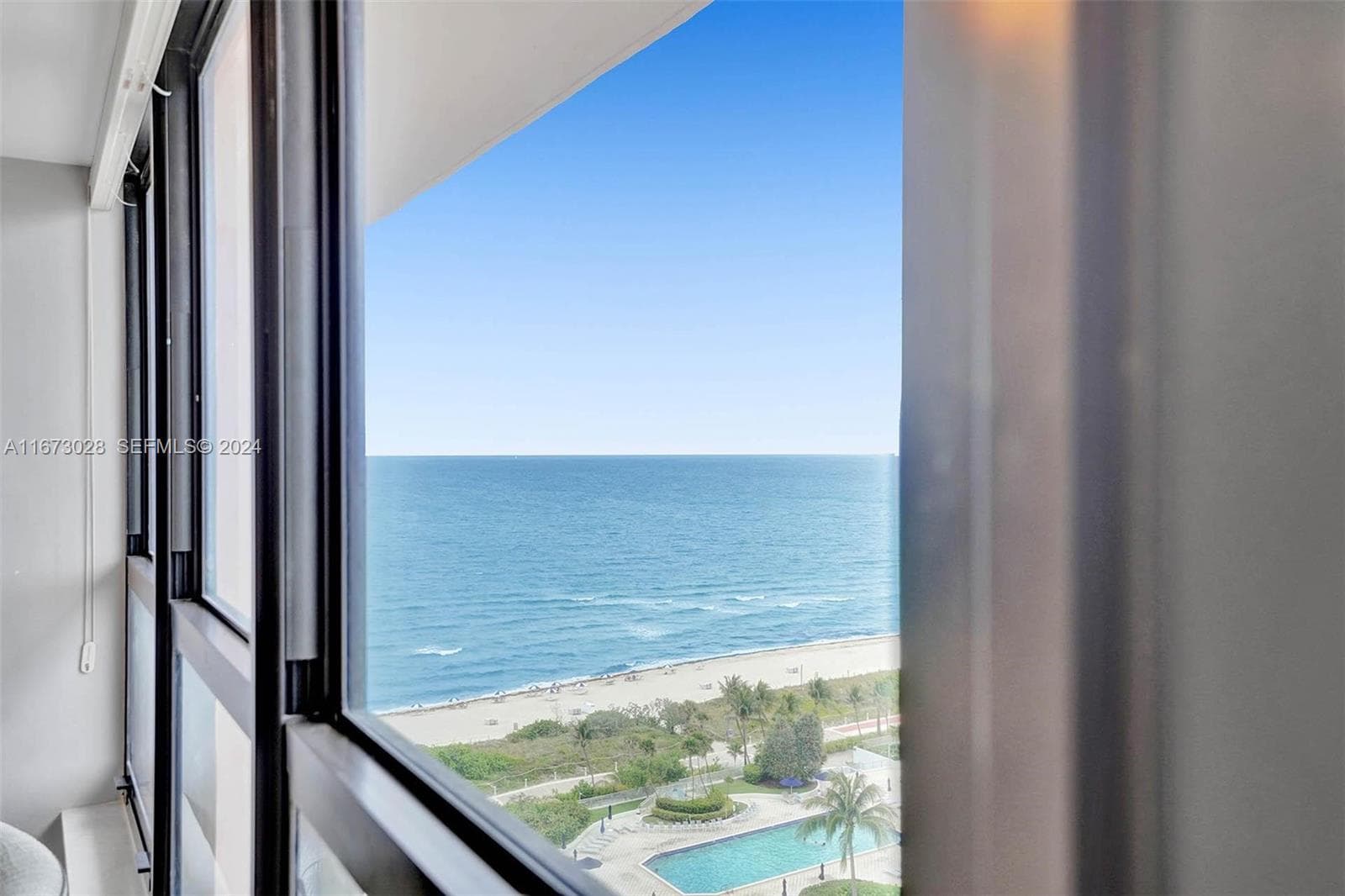 A11673028 — Miami Beach — 33