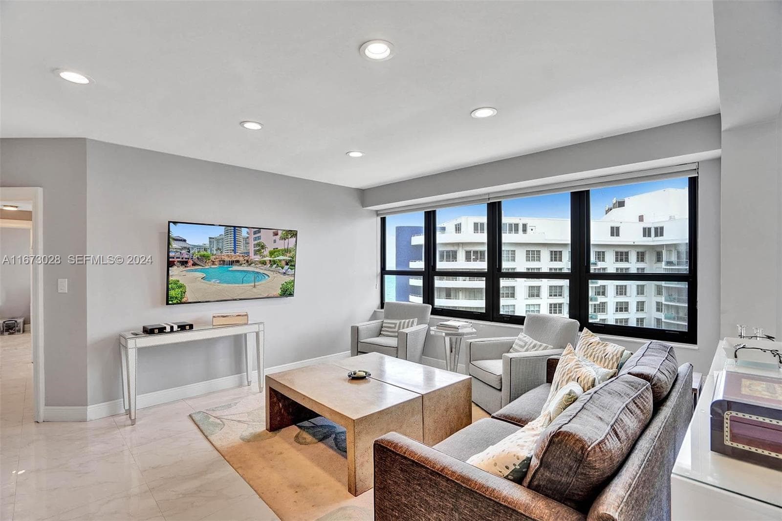 A11673028 — Miami Beach — 8