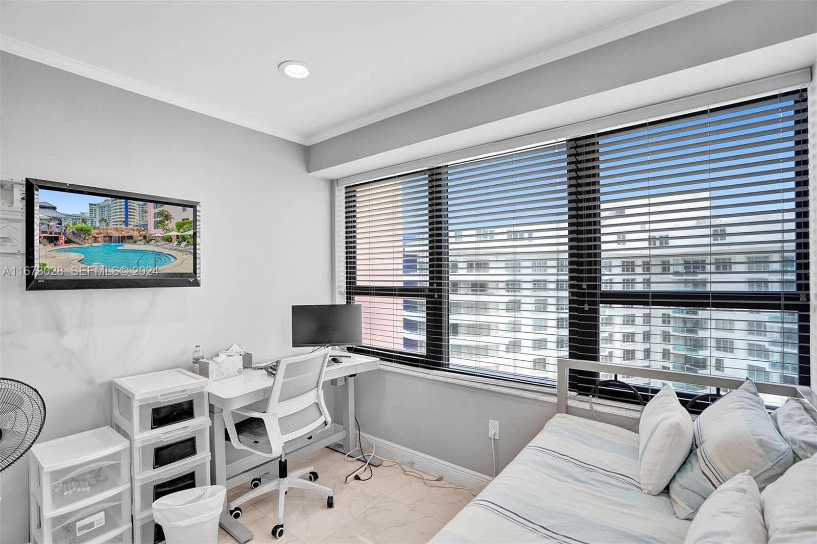 A11673028 — Miami Beach — 25