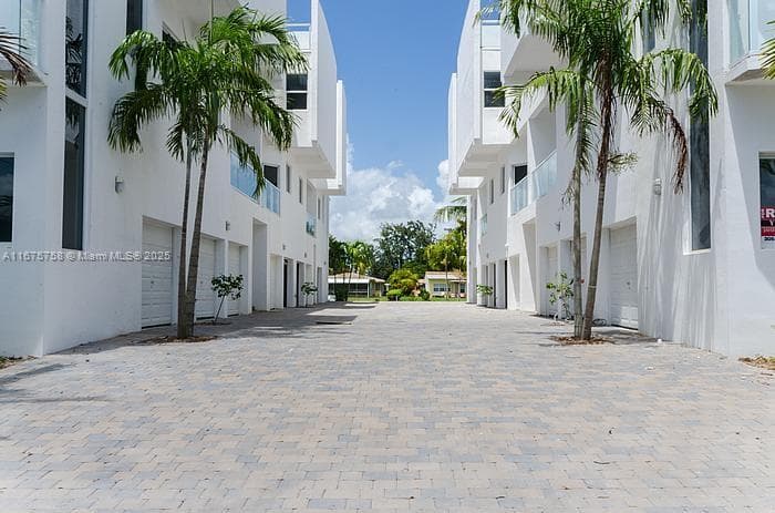 A11675758 — Miami Beach — 2