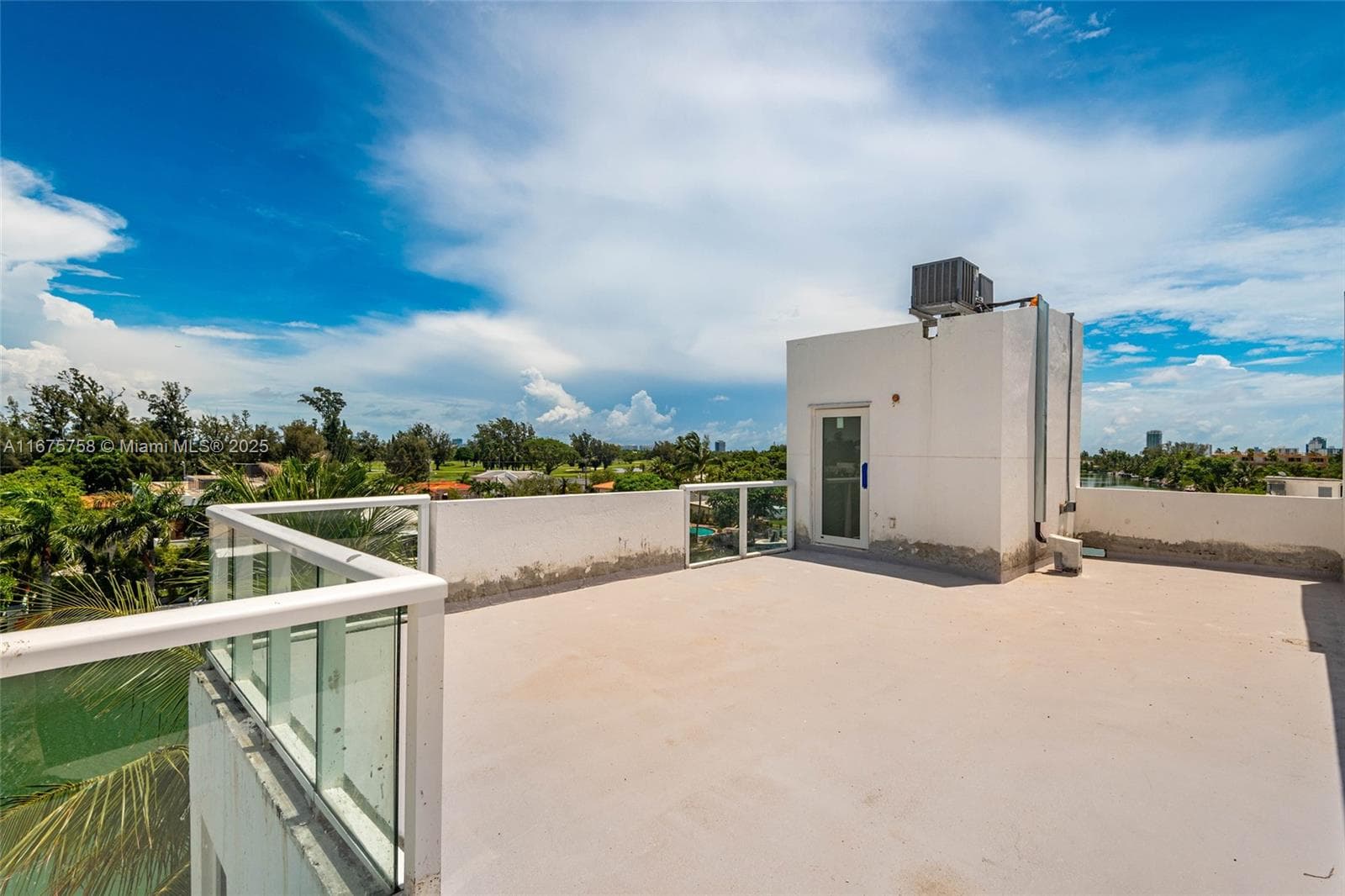 A11675758 — Miami Beach — 22
