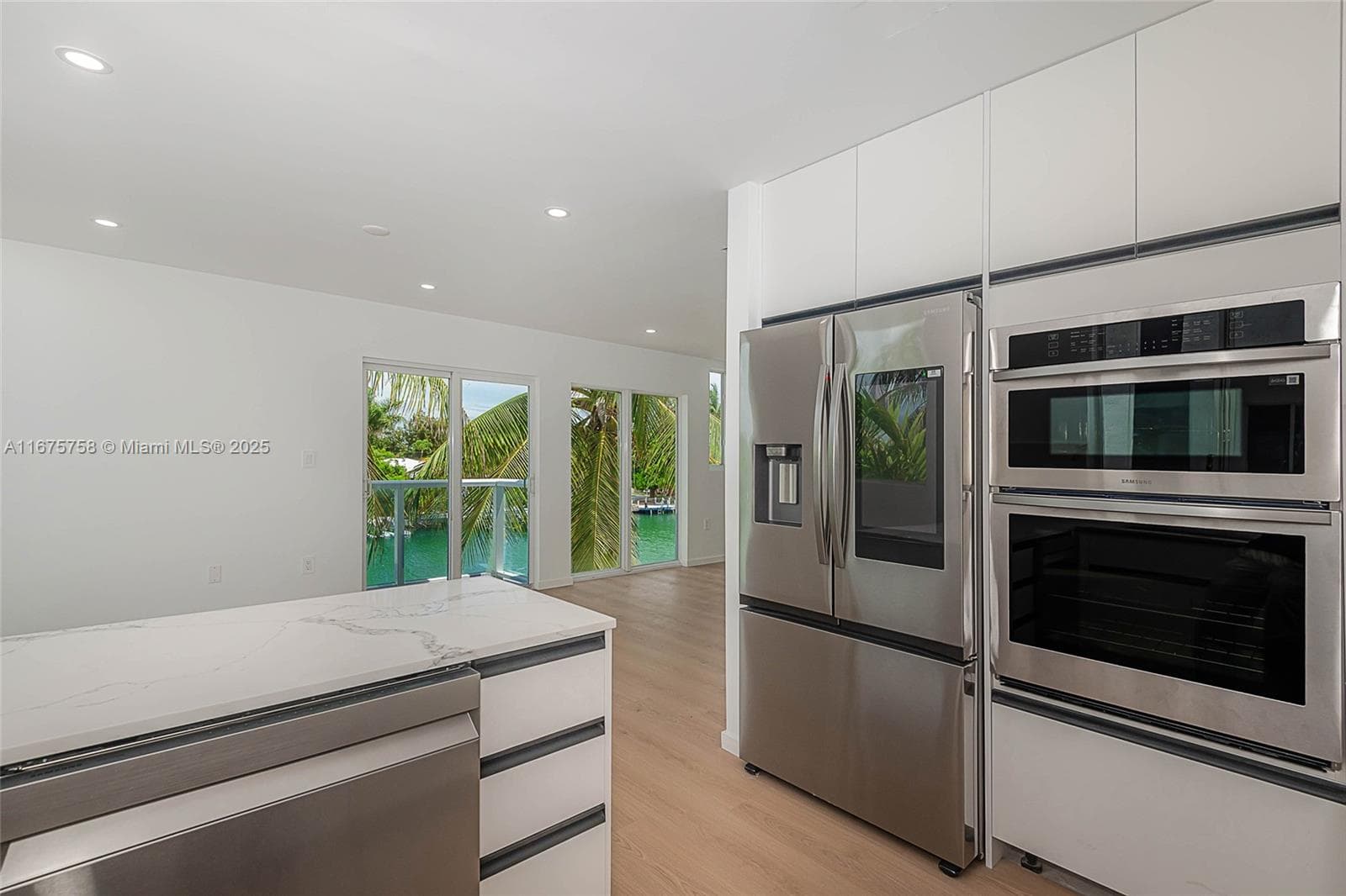 A11675758 — Miami Beach — 7