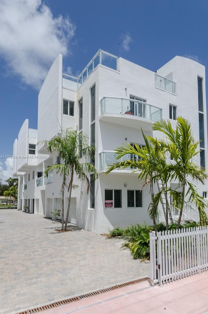 A11675758 — Miami Beach — 3