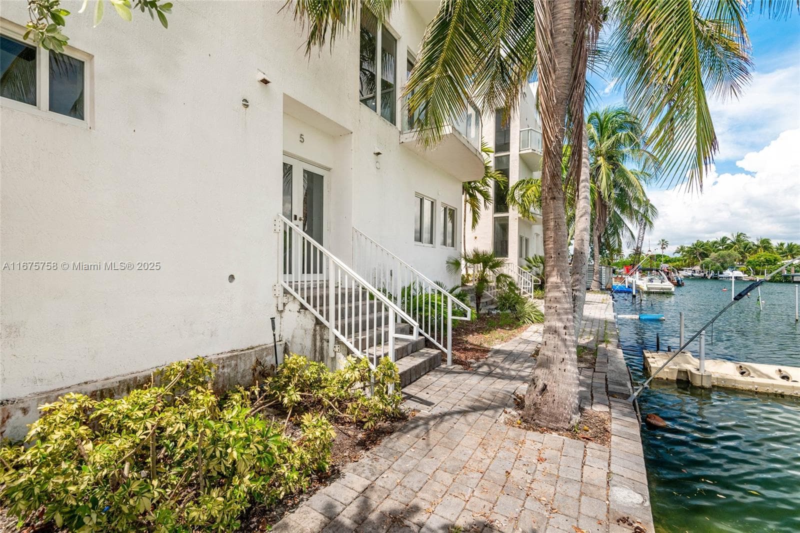 A11675758 — Miami Beach — 4