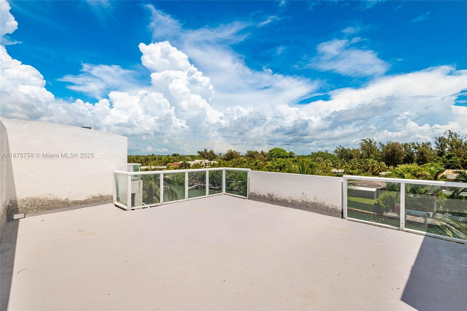 A11675758 — Miami Beach — 21