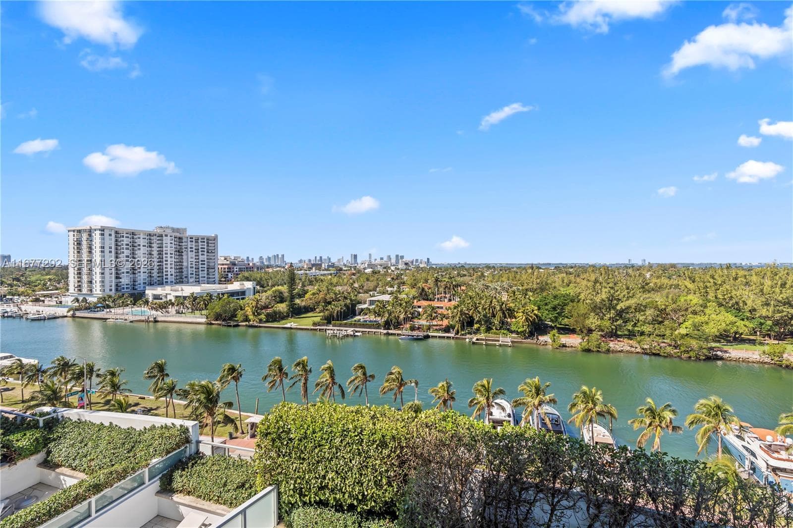 A11677292 — Miami Beach — 6
