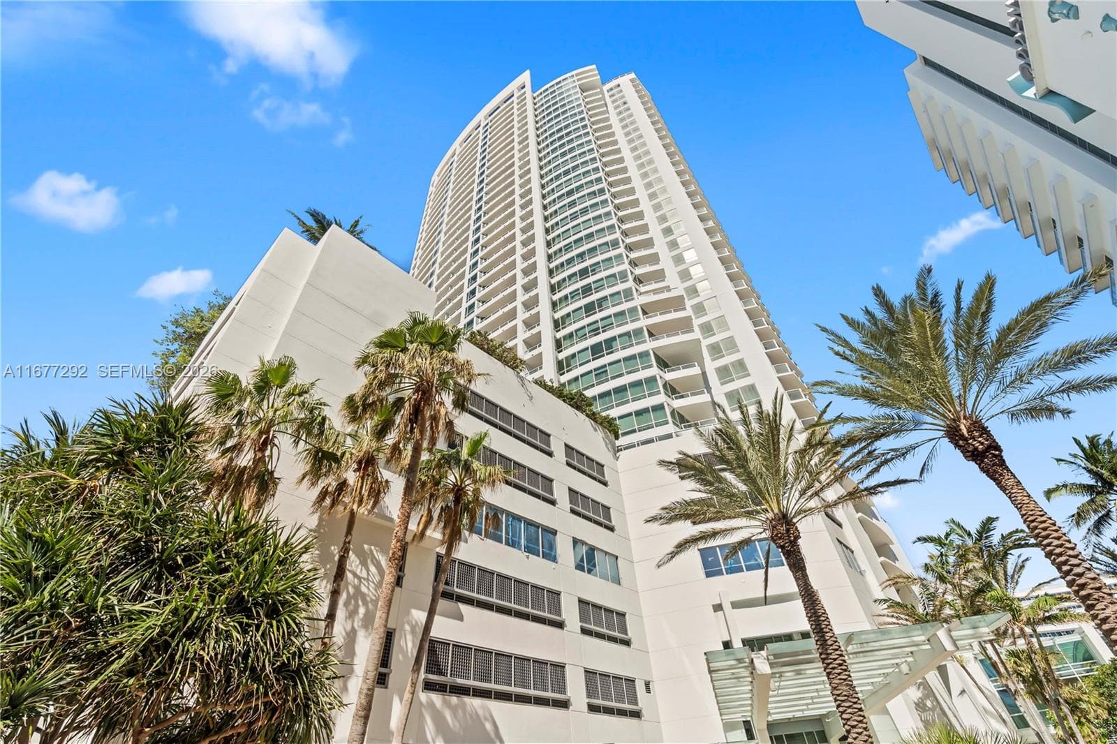 A11677292 — Miami Beach — 30