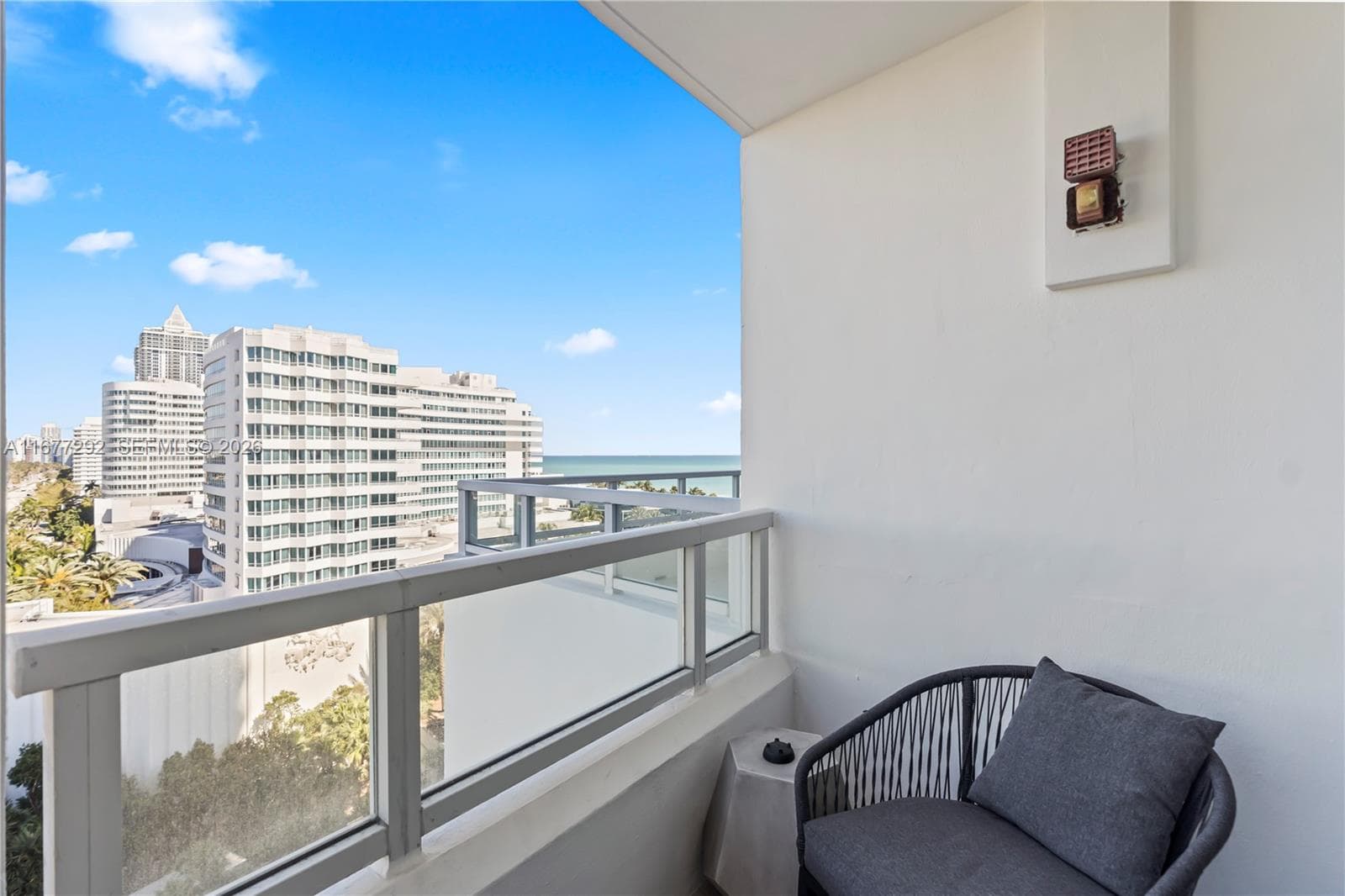 A11677292 — Miami Beach — 10