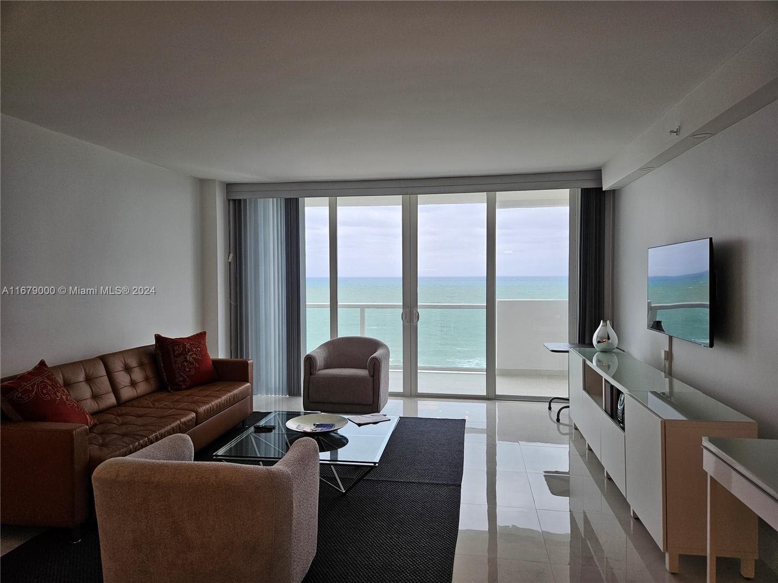 A11679000 — Miami Beach — 2