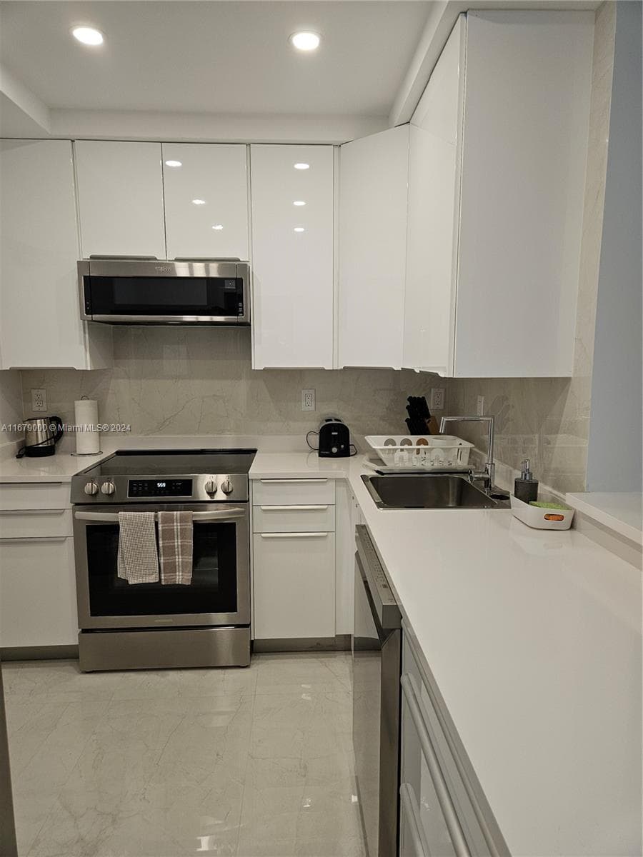A11679000 — Miami Beach — 5