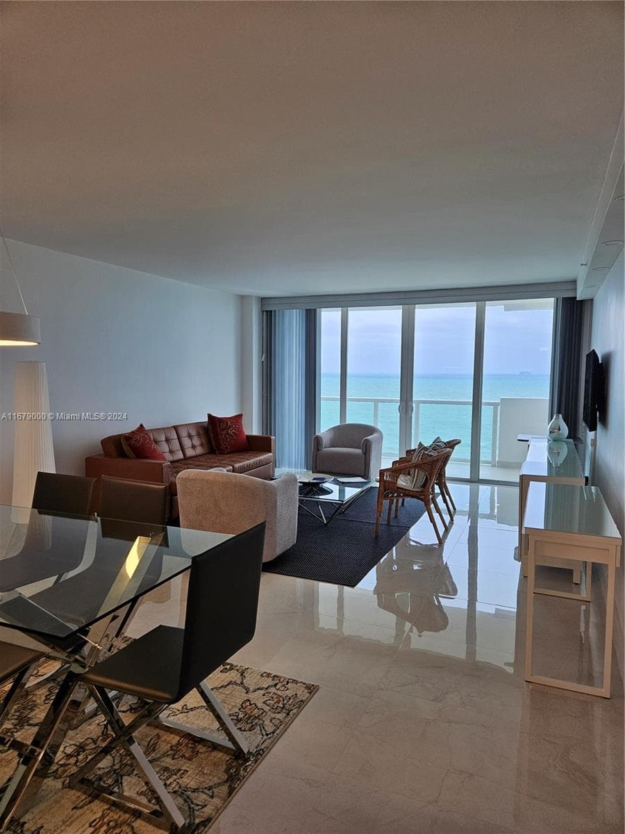 A11679000 — Miami Beach — 4