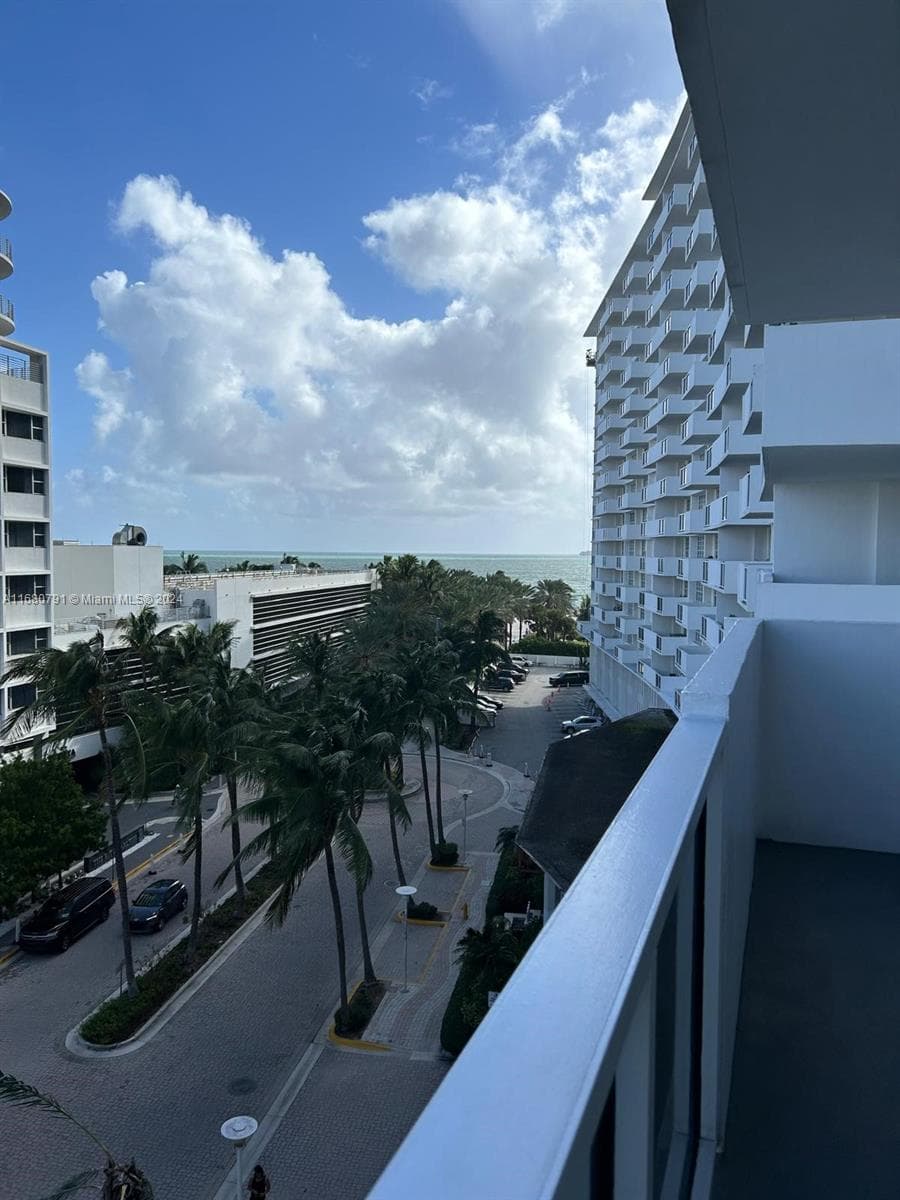 A11680791 — Miami Beach — 27