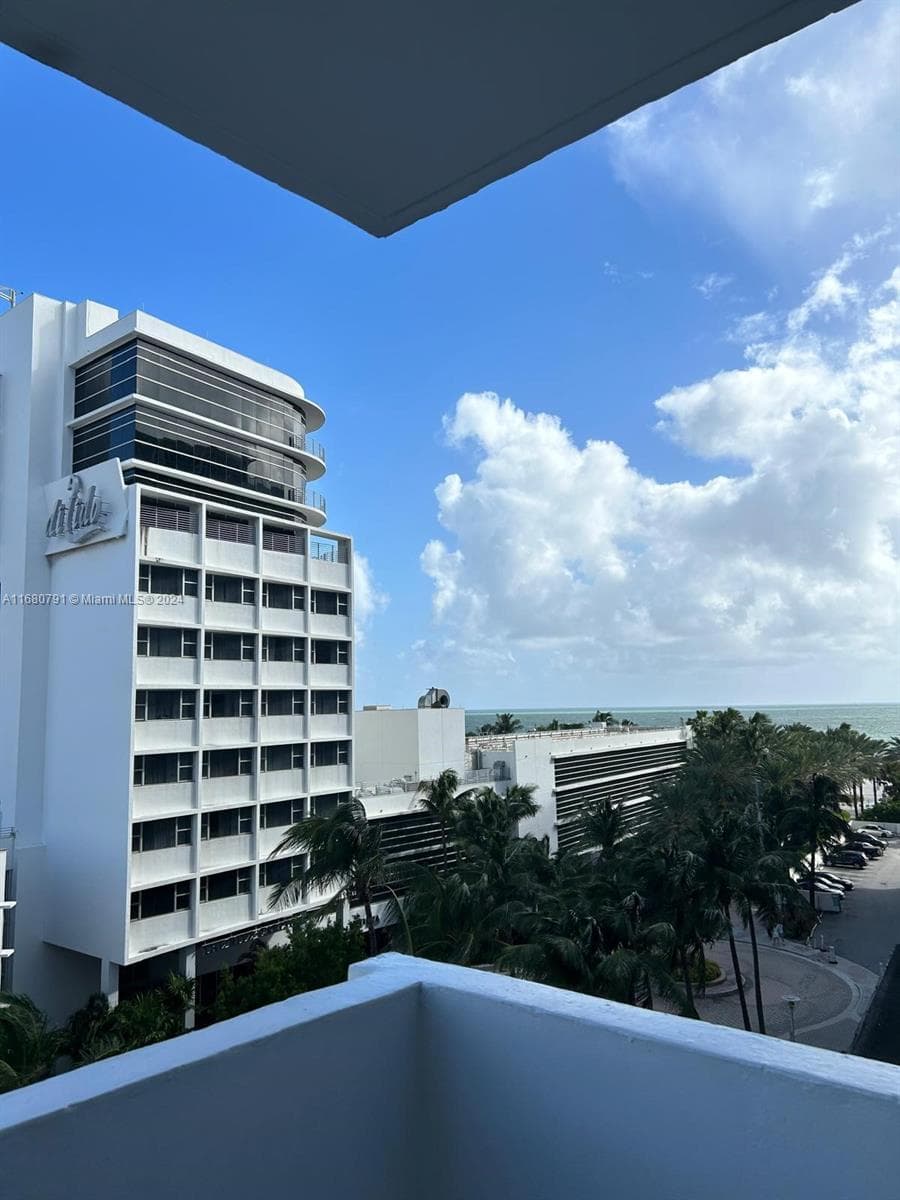 A11680791 — Miami Beach — 26