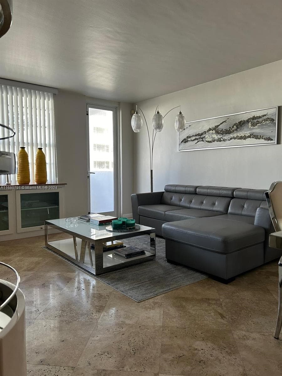 A11680791 — Miami Beach — 5