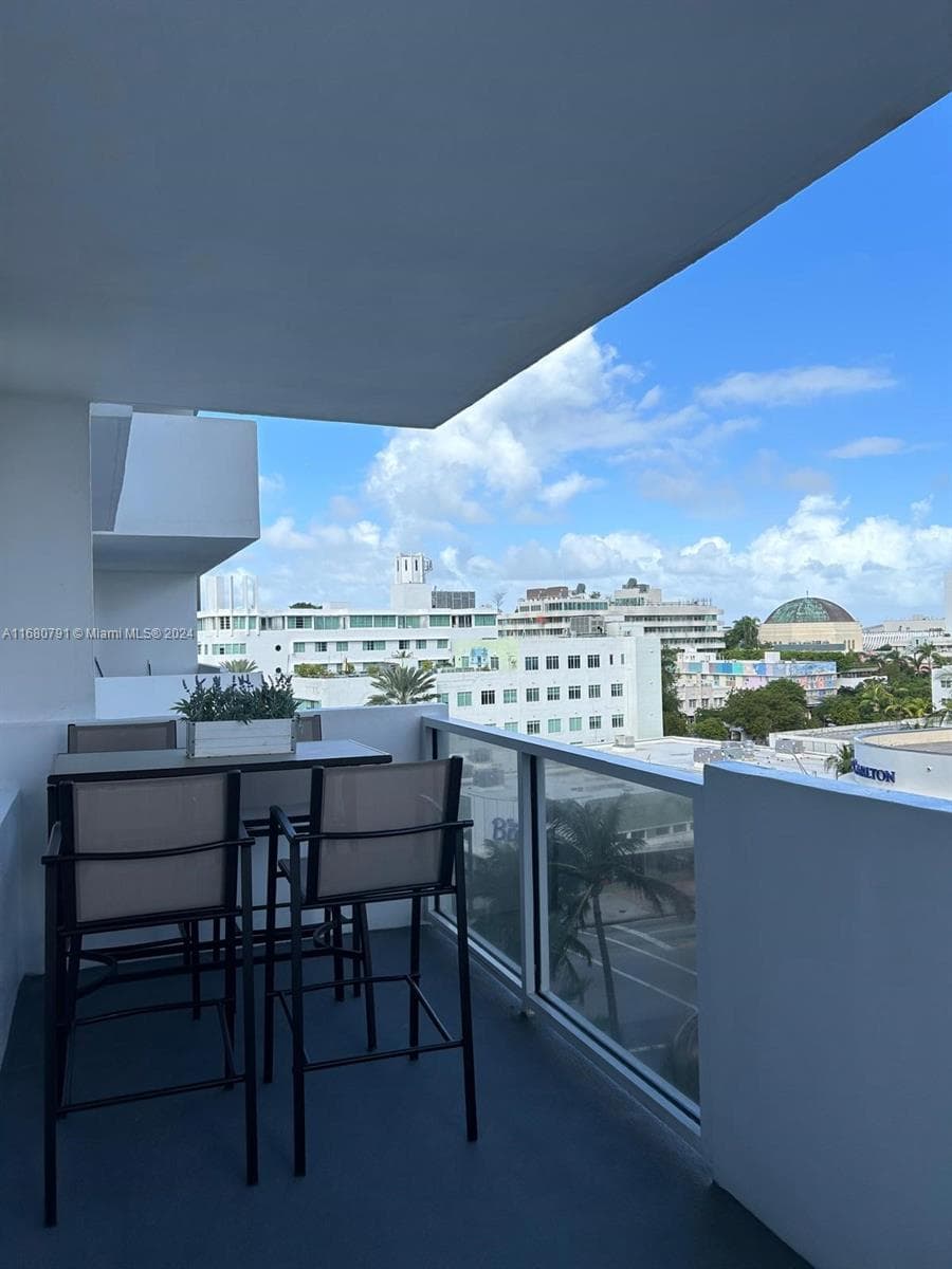 A11680791 — Miami Beach — 30