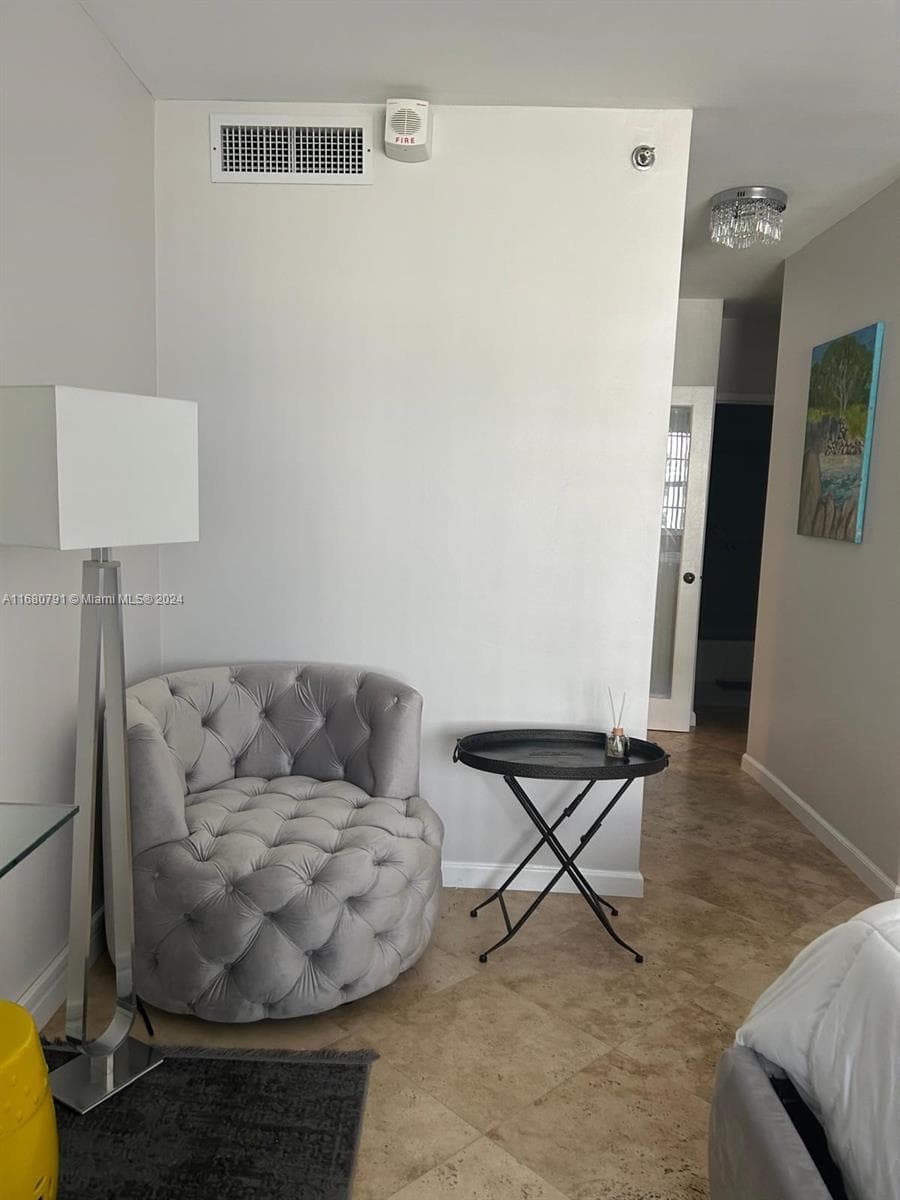 A11680791 — Miami Beach — 21