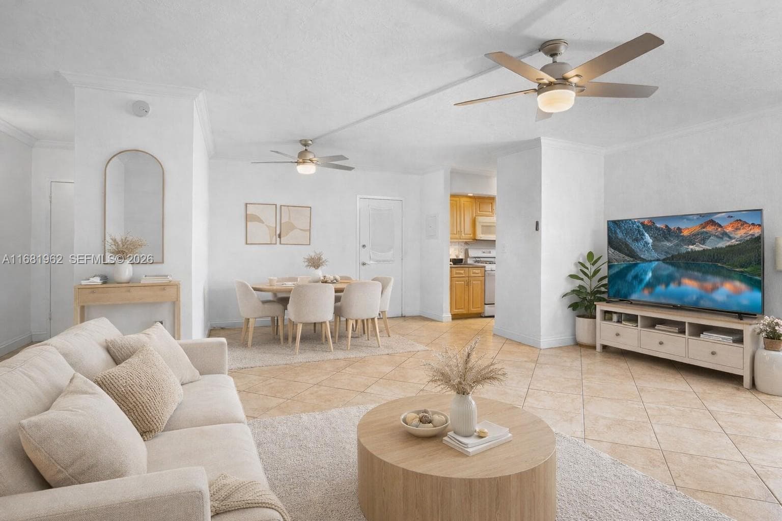 A11681962 — Miami Beach — 9