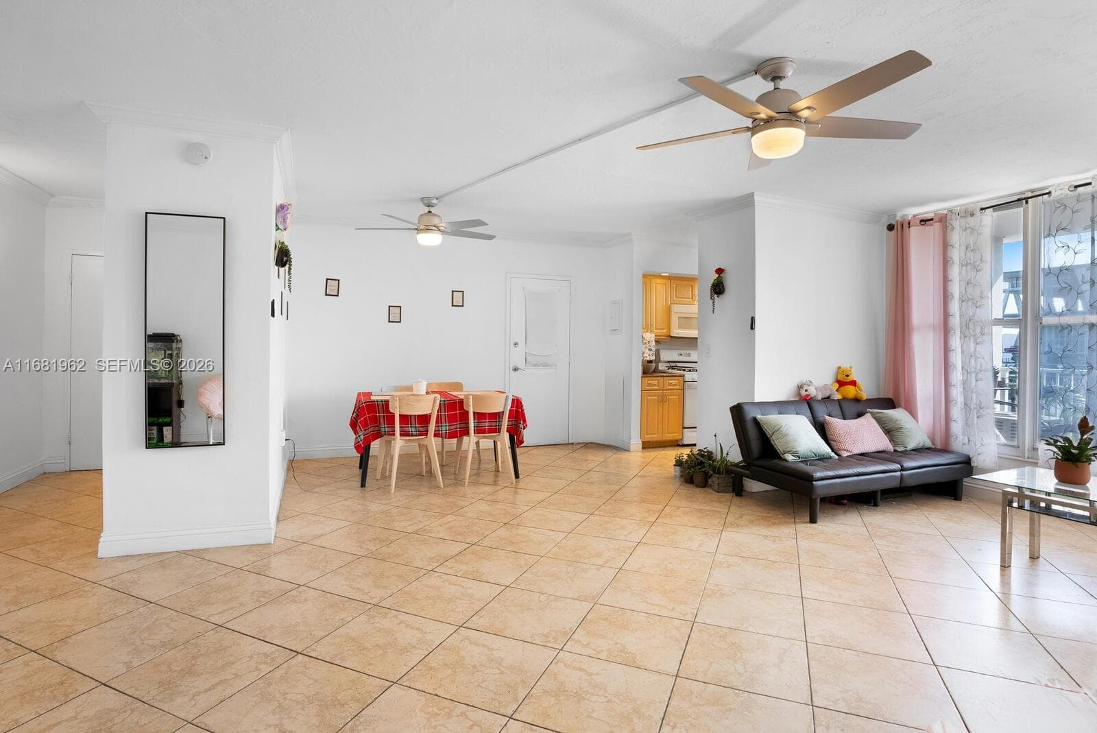 A11681962 — Miami Beach — 10