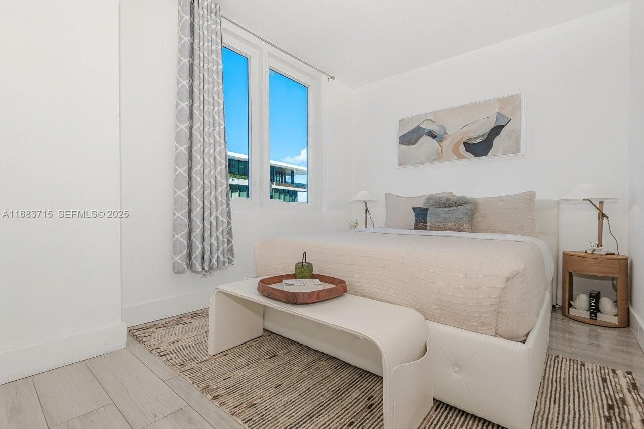 A11683715 — Miami Beach — 17