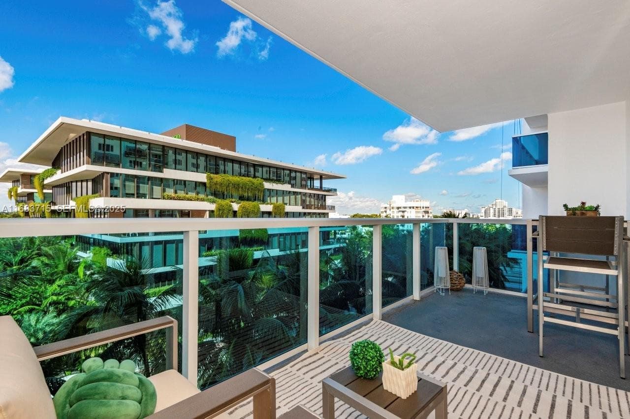 A11683715 — Miami Beach — 26