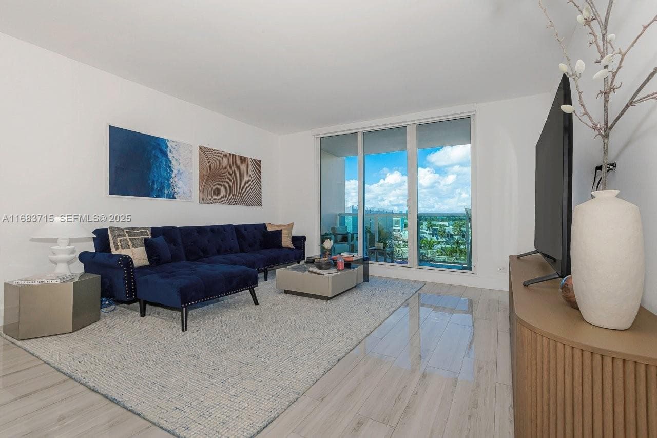 A11683715 — Miami Beach — 5